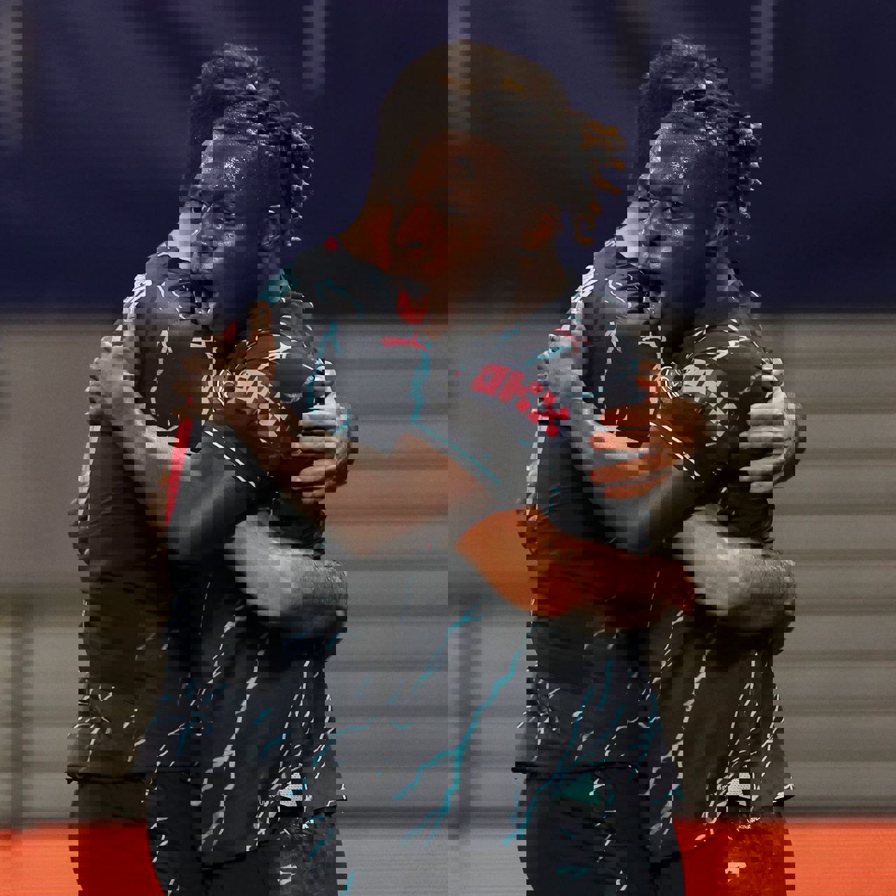 1935928