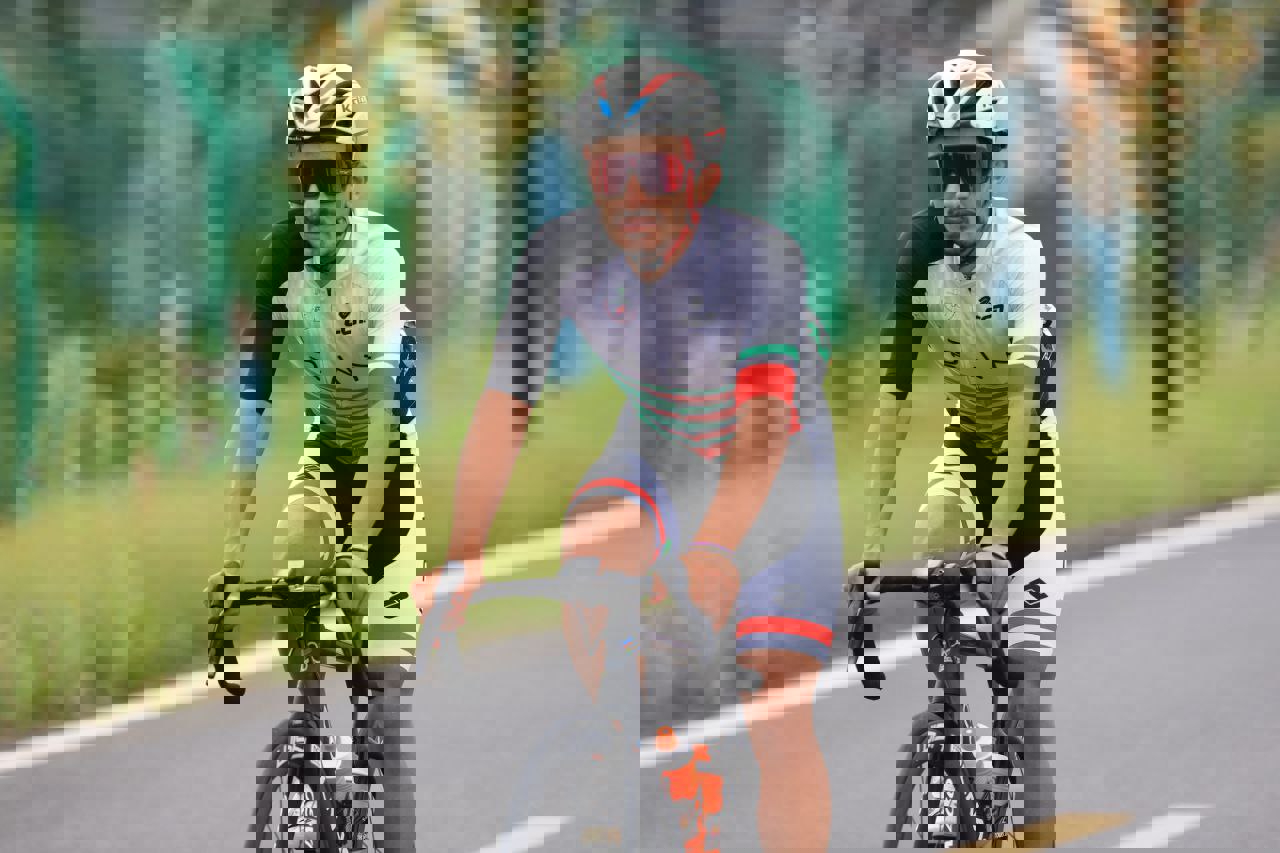 1936044