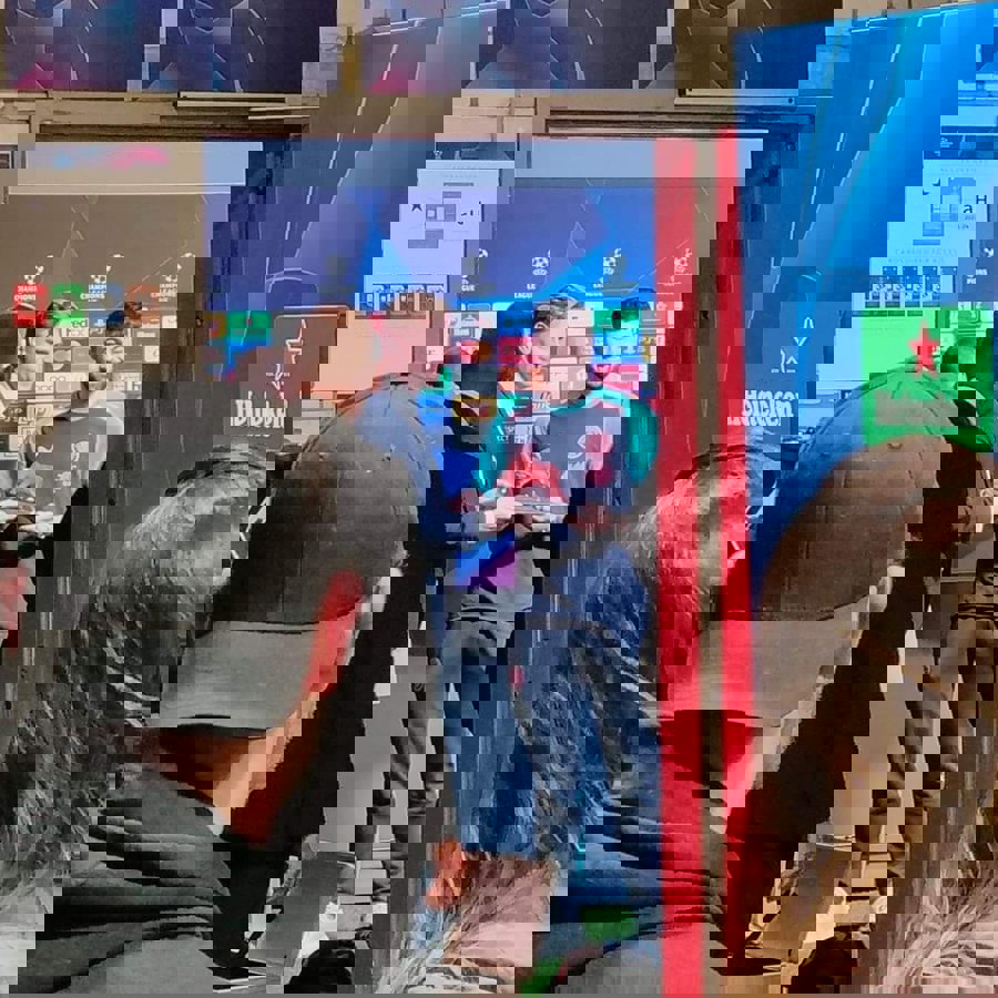 1936233