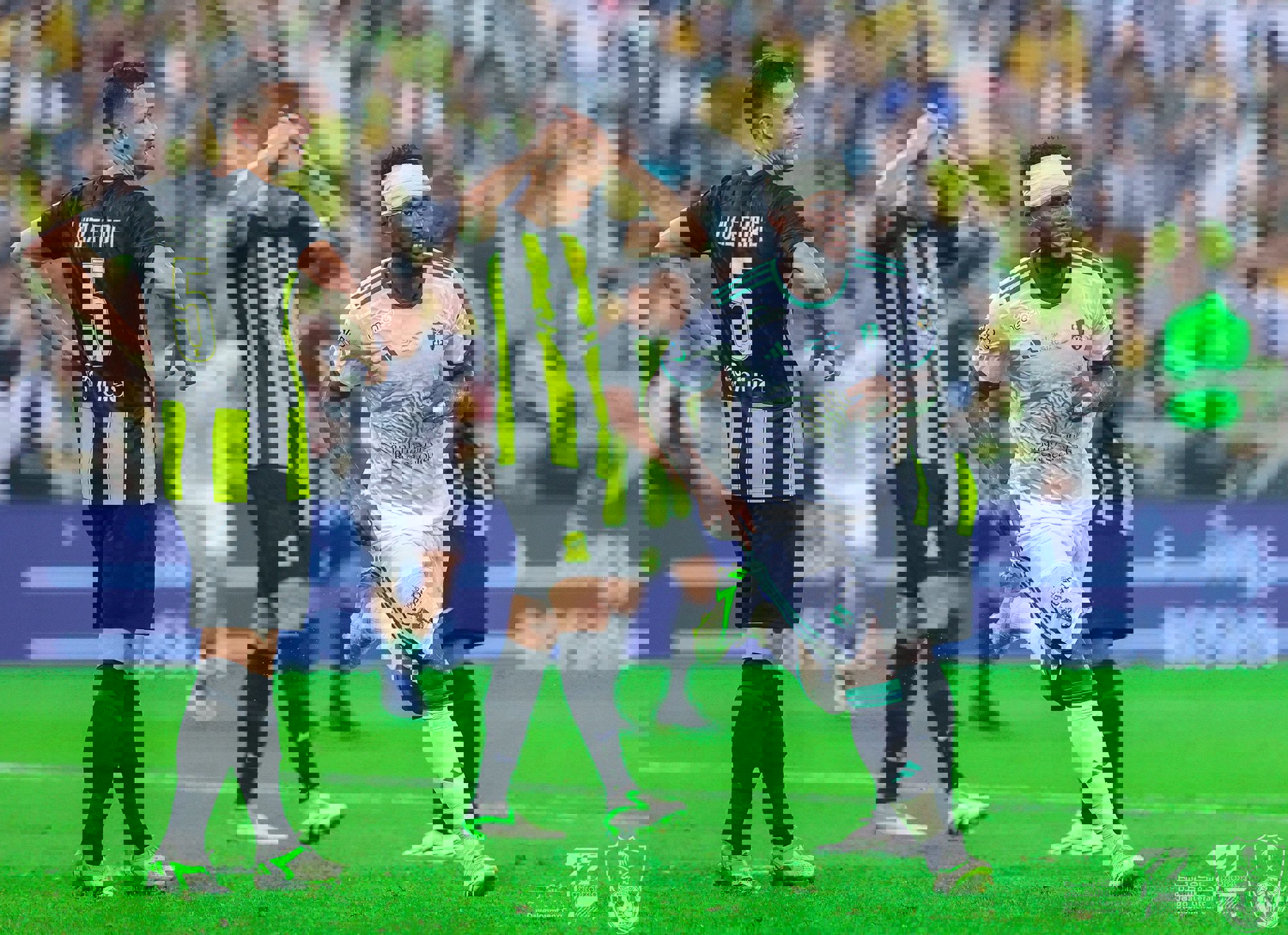 1936693