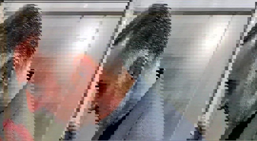 1936683