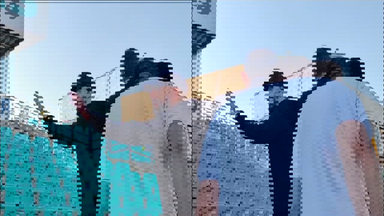 1936526