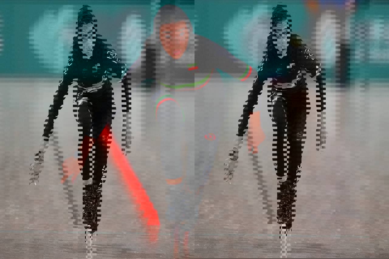1936672