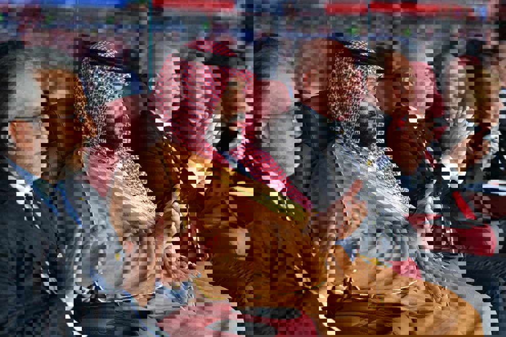 1936603