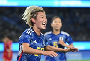 زنان ژاپن، بر قله فوتبال آسیا (عکس)