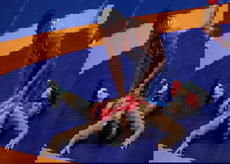 1936813