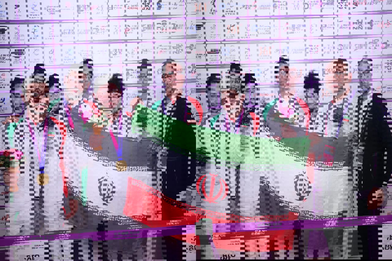 1936996