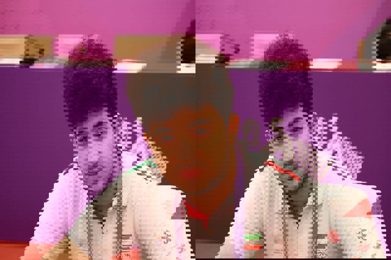 1936905