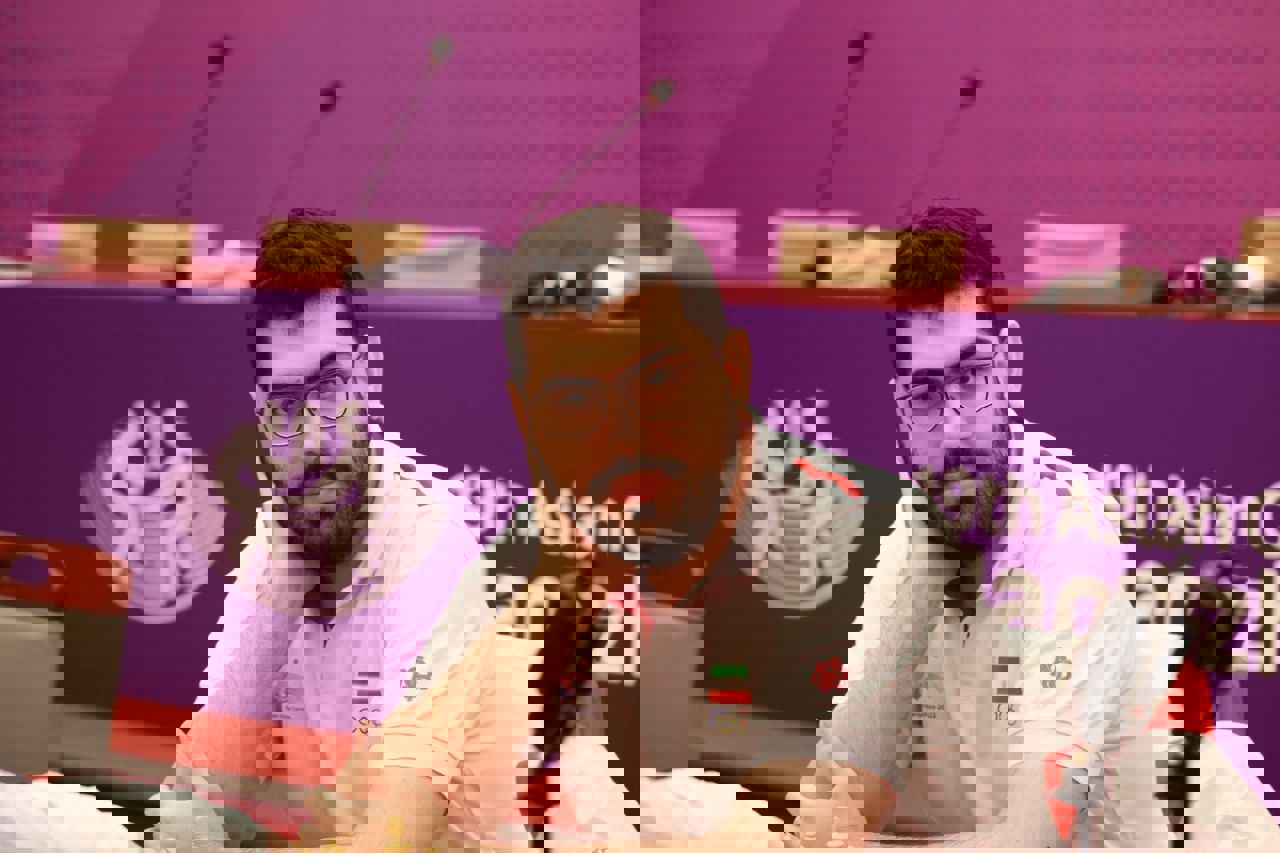 1936904
