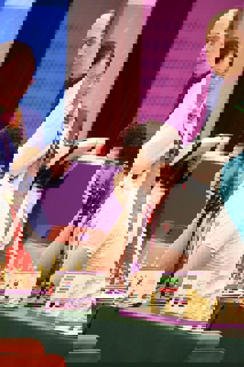 1936928