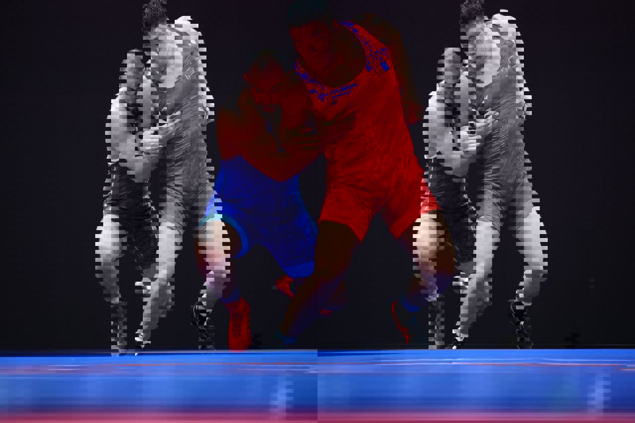 1936946