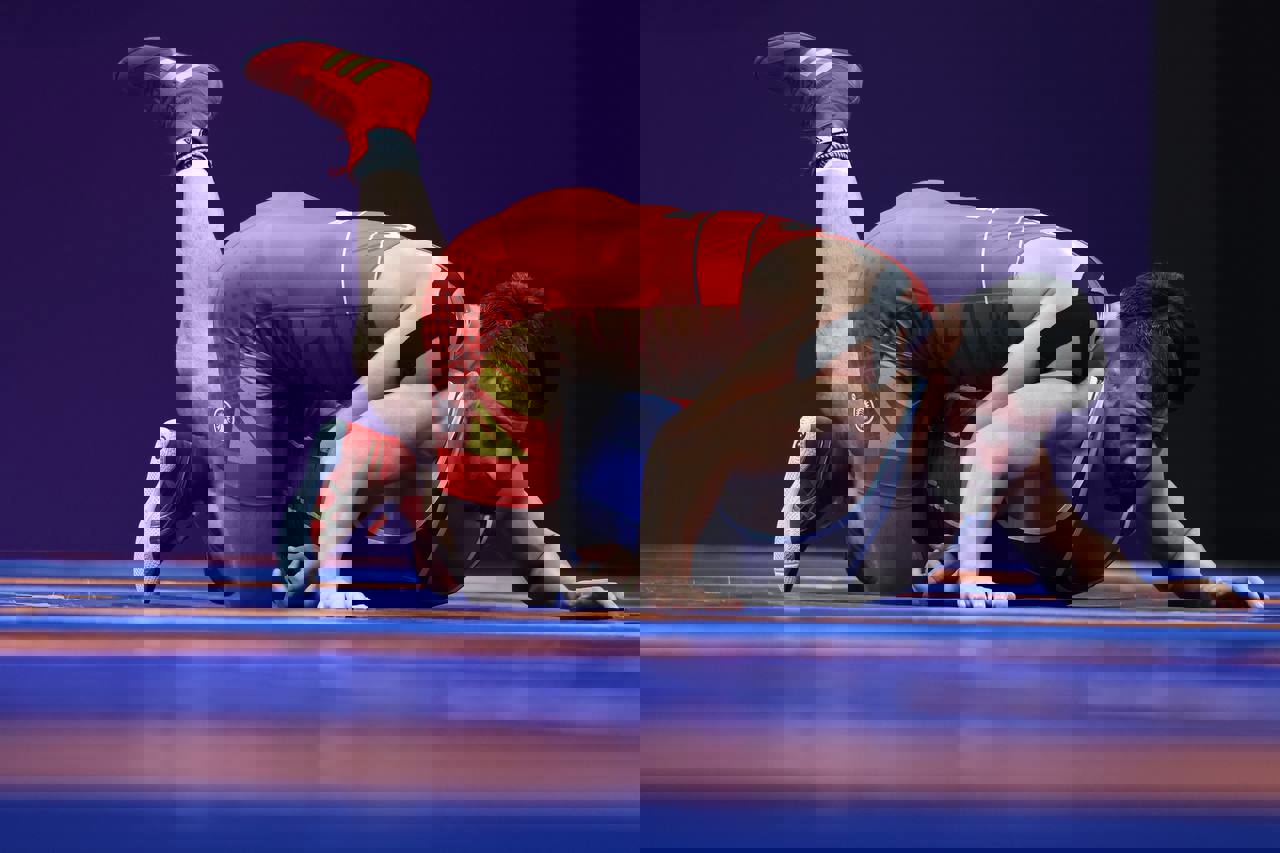 1936909