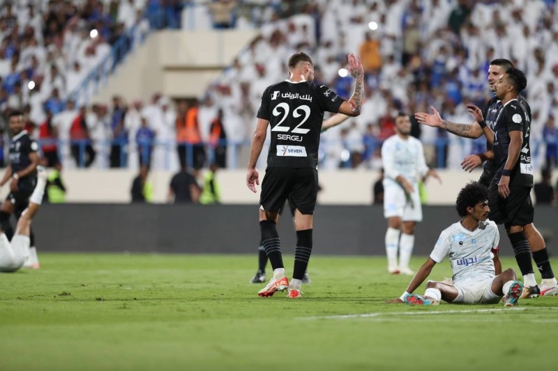 صدرنشینی راحت الهلال، شیرینی پدر شدن نیمار!