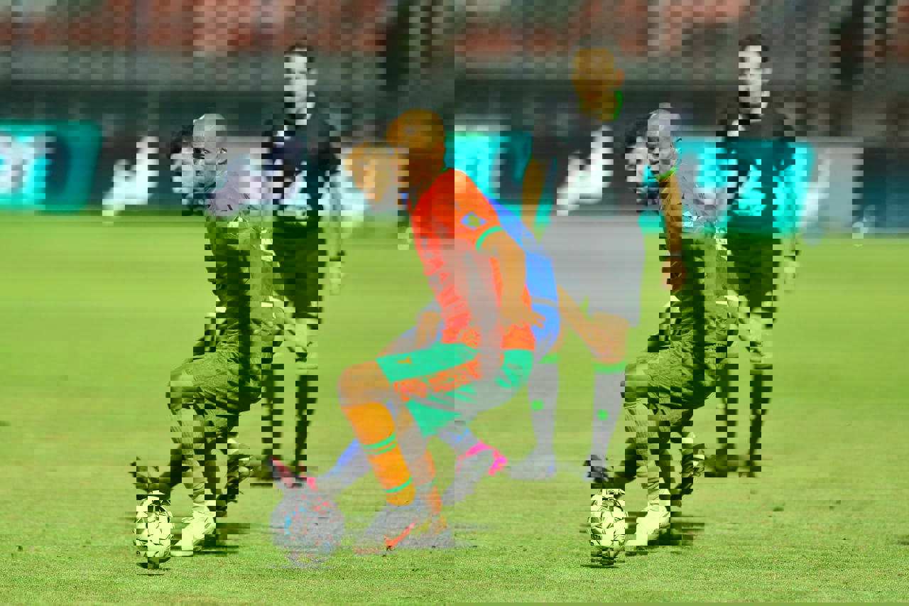 1937818