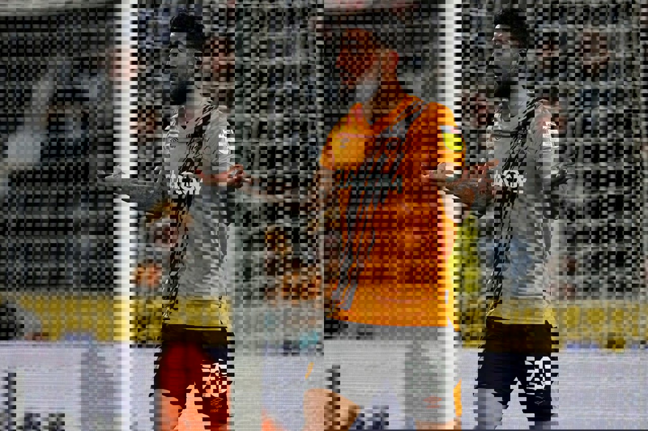 1937922
