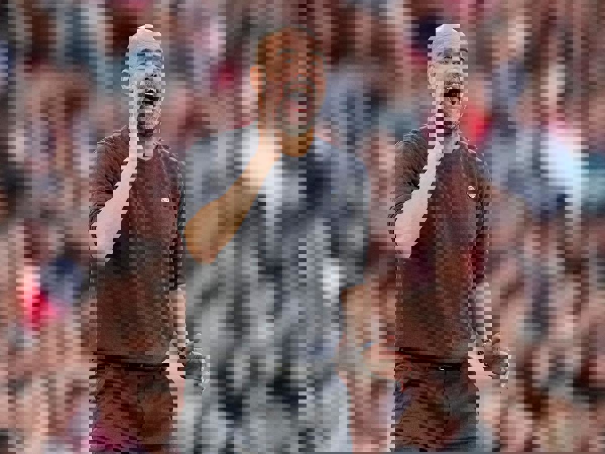 1938085