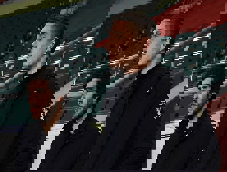1939208