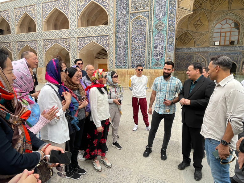 سرمربی پرتغالی چینیها را جذب خود کرد؛ / اصفهانگردی مورایس و ساکت با طعم بریونی (عکس) 4