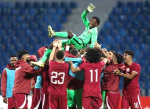 قطری‌ها برای تقابل با ایران جشن گرفتند (عکس)