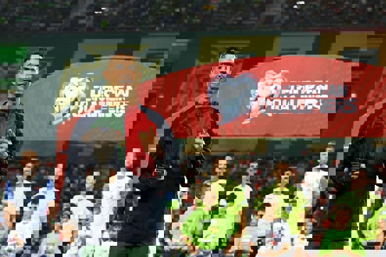 1939585