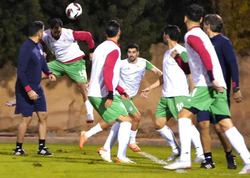 ایران با پیراهن سفید، برابر قطر عنابیپوش