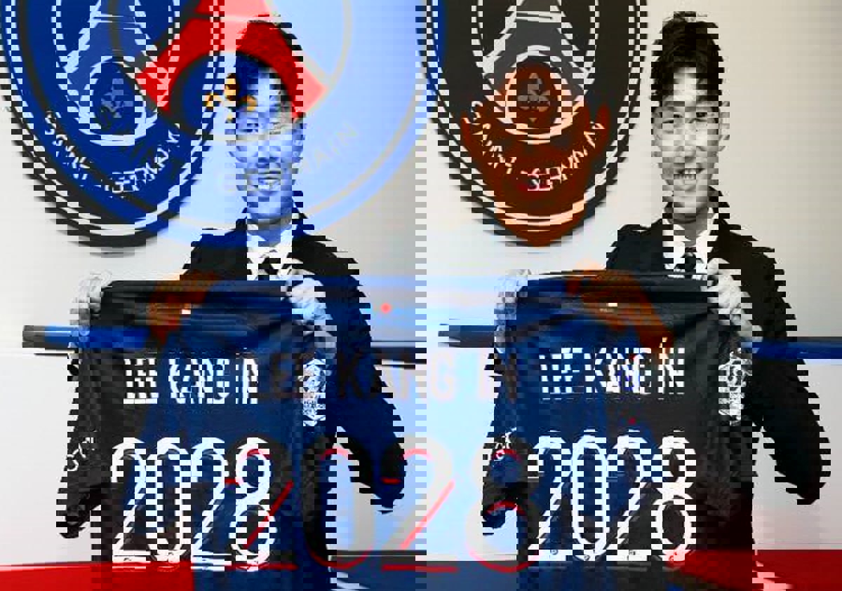 1939677