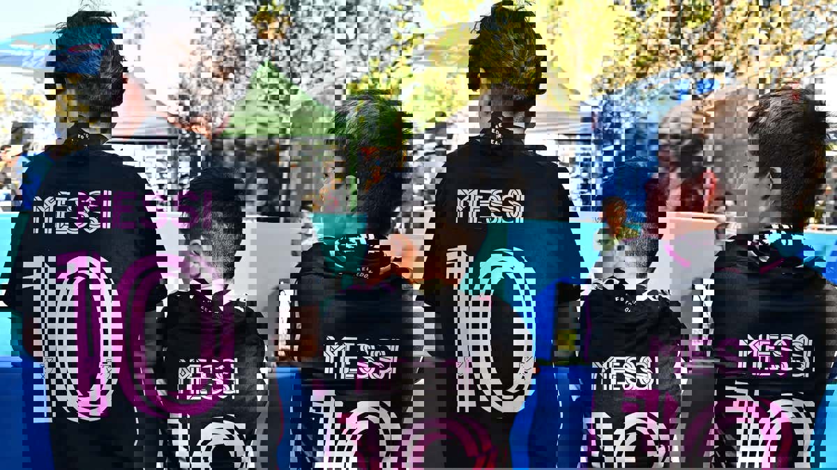 1940315