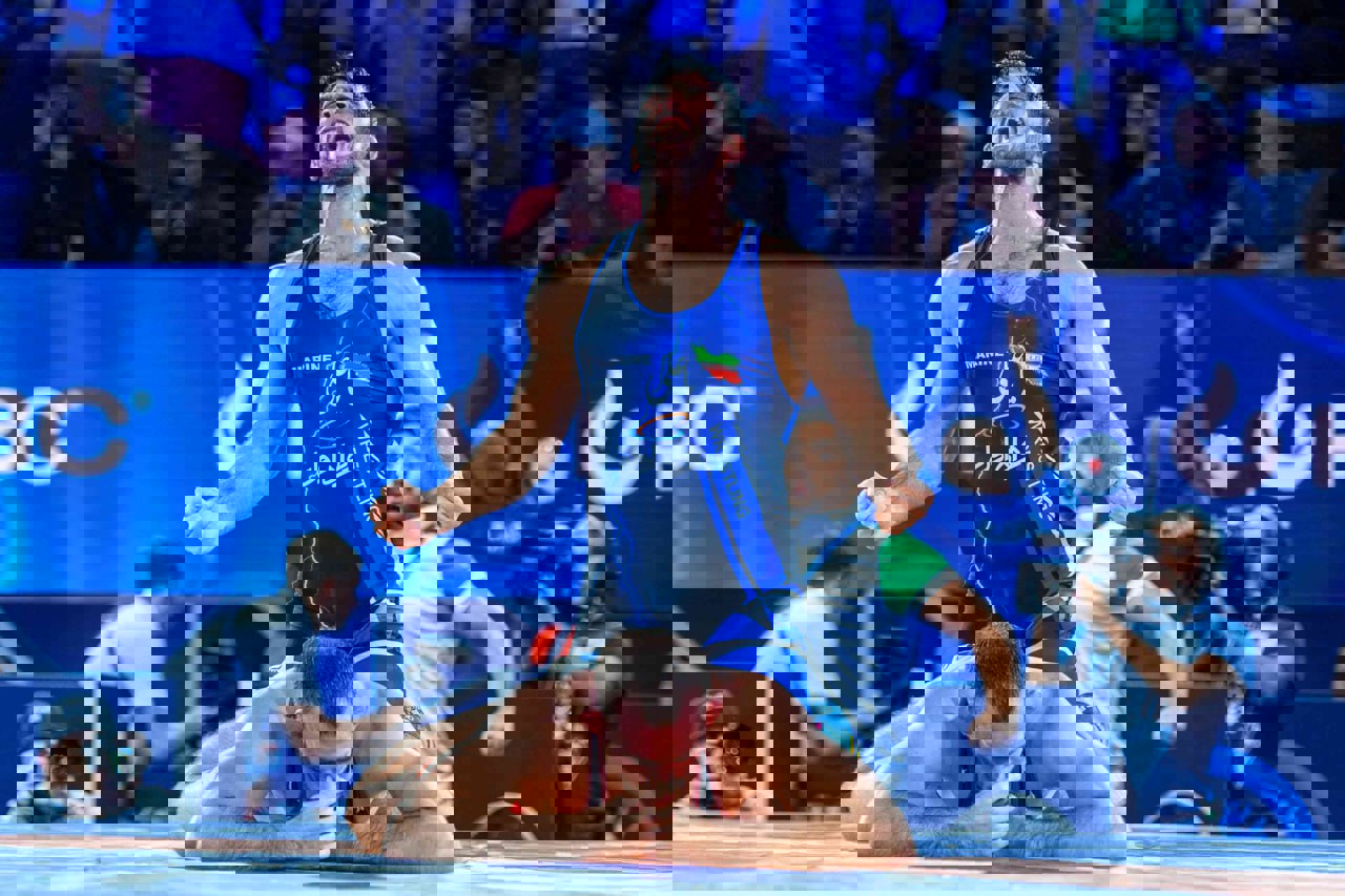 1940220