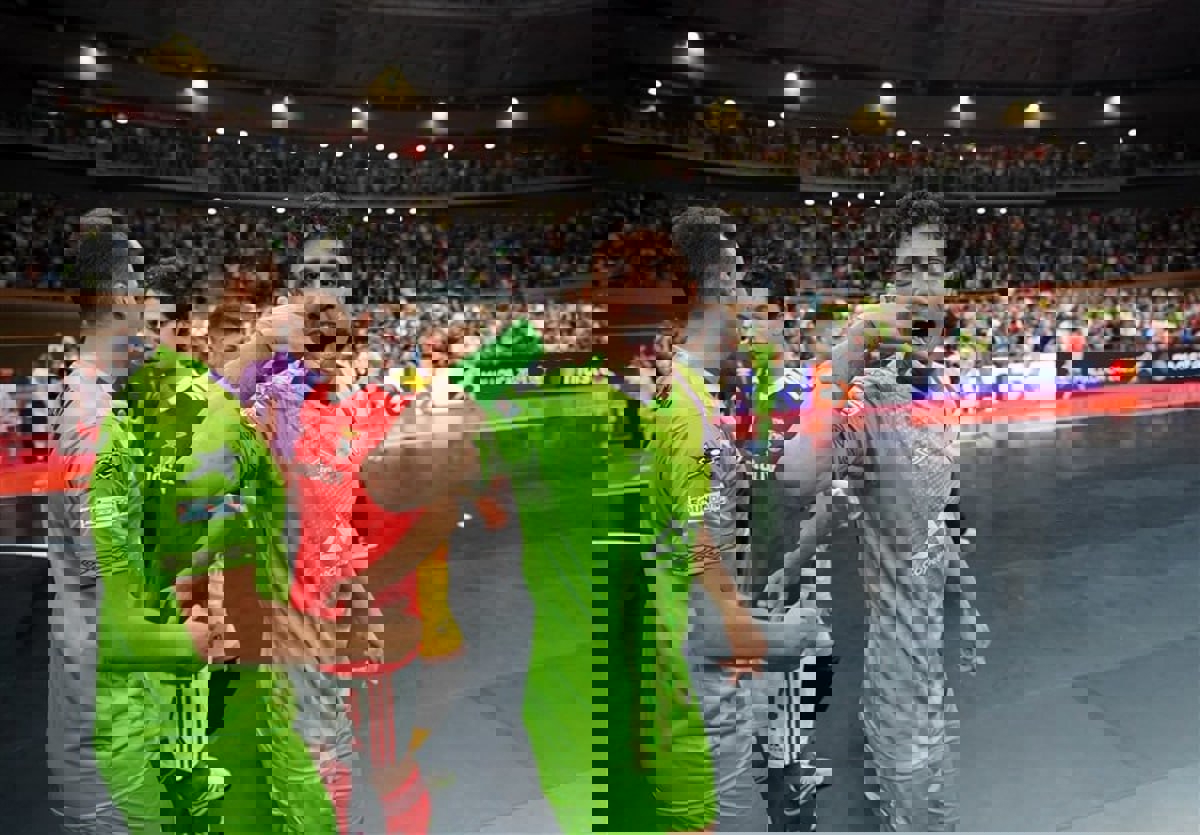 1940305