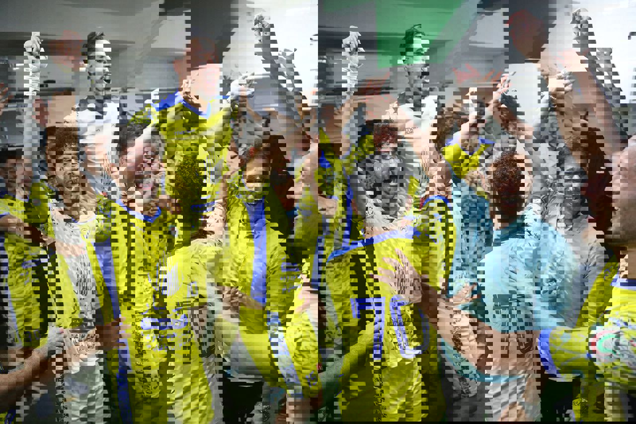 1940466