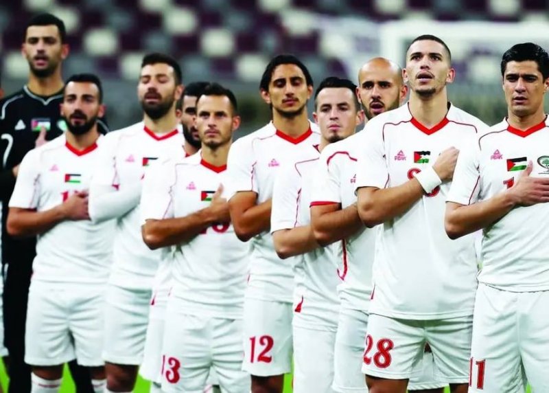 بازیکنان حریف ایران گوشی را کنار نمی‌گذارند