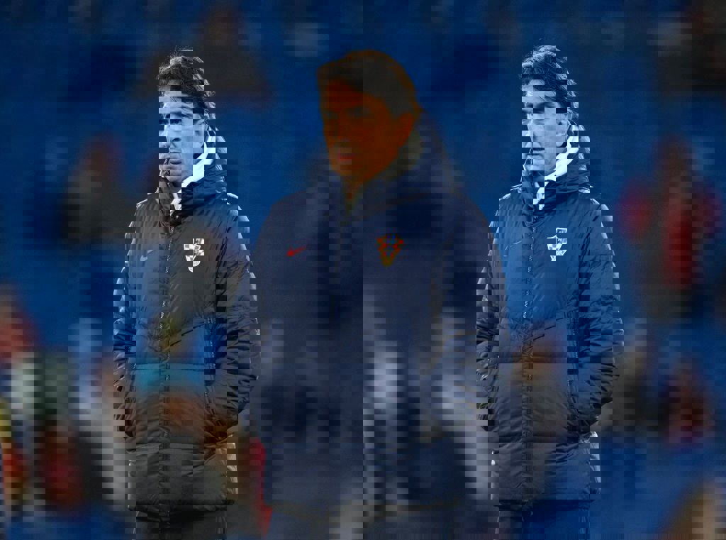 1940530