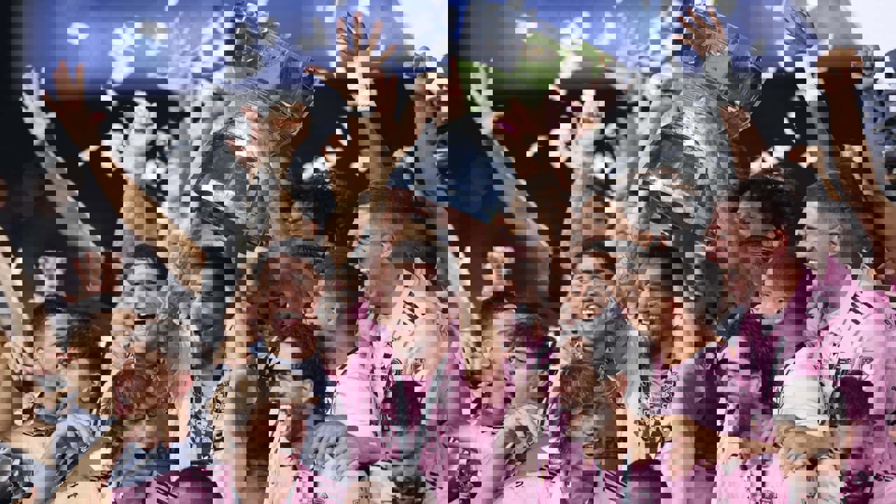 1940703