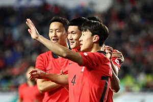 کره با شش گل آسیا را ترساند (عکس)