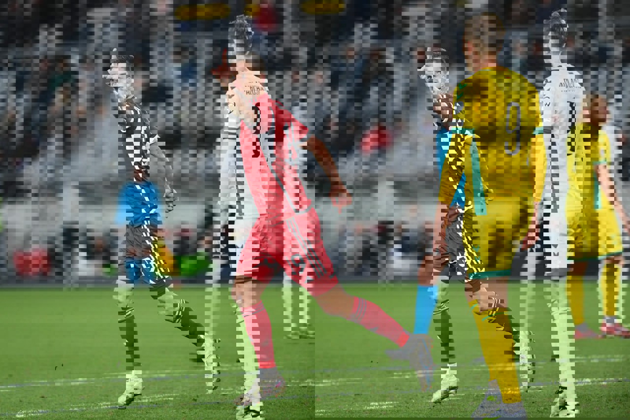 1941363
