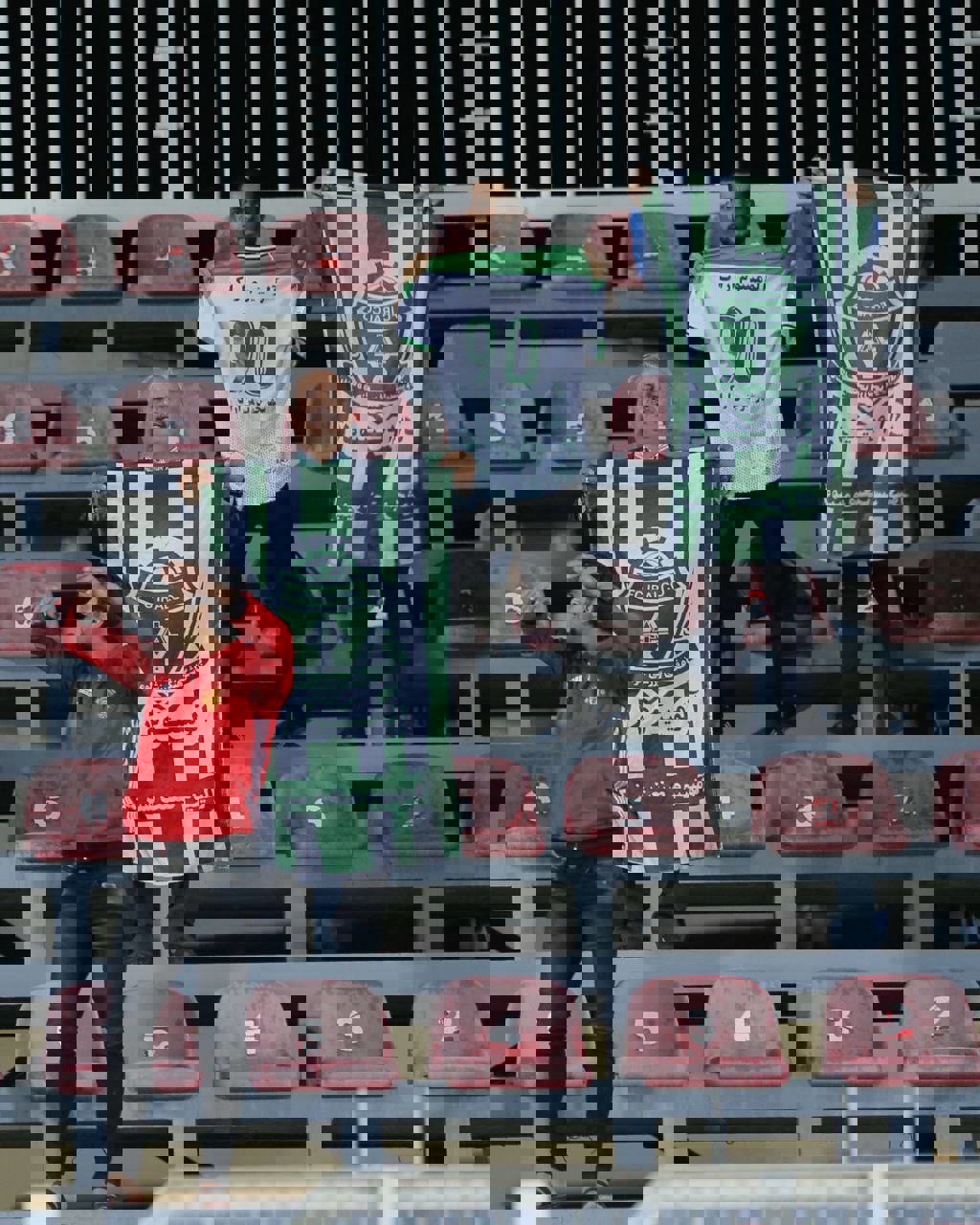 1941368