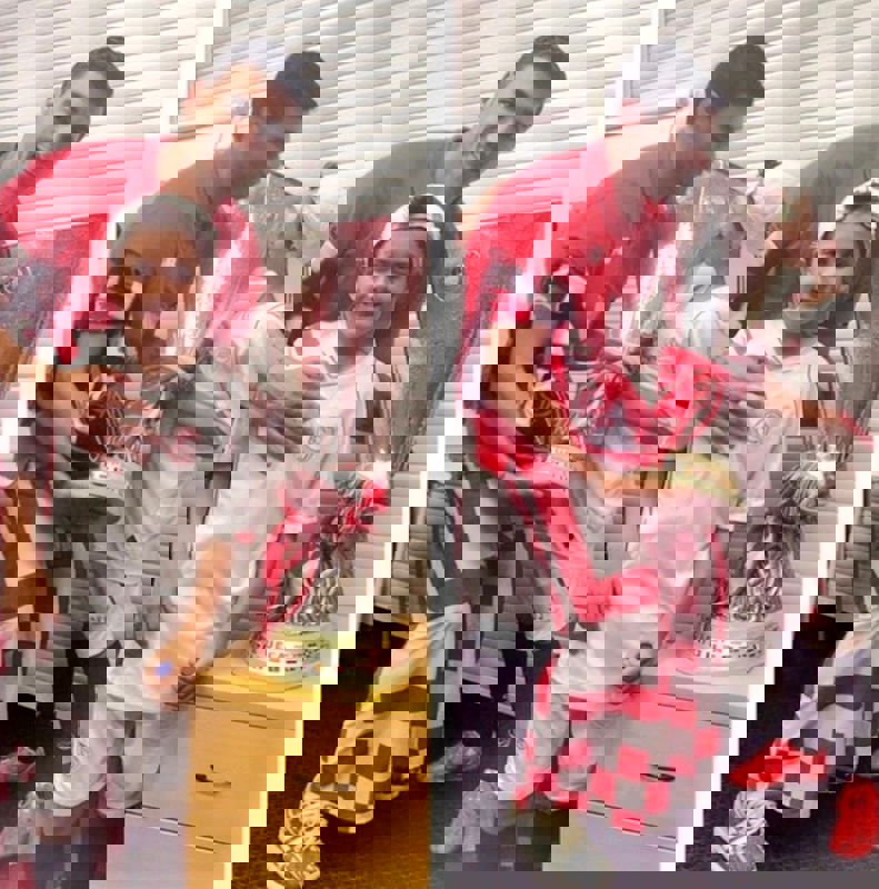 1941494