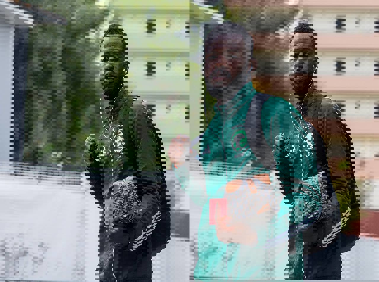 1941692