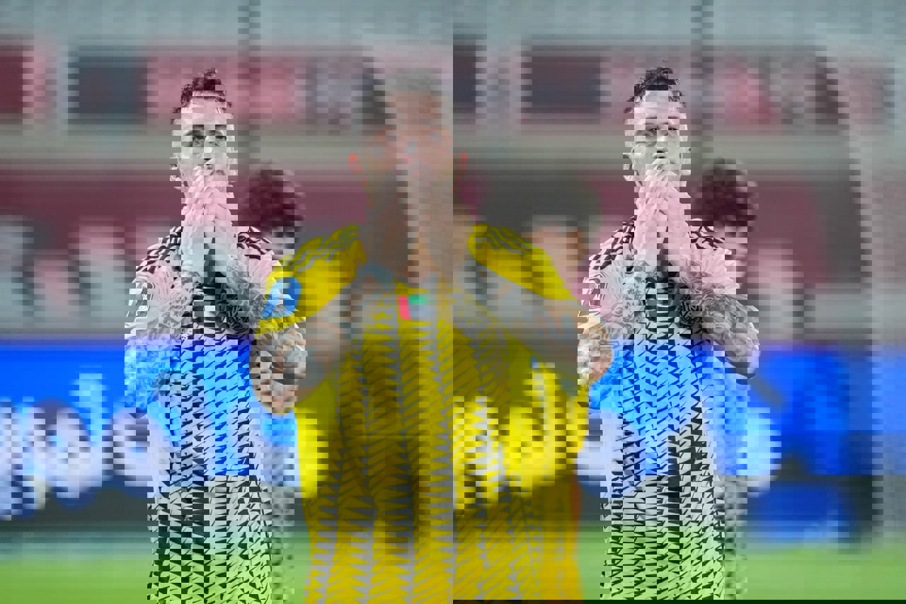 1941882