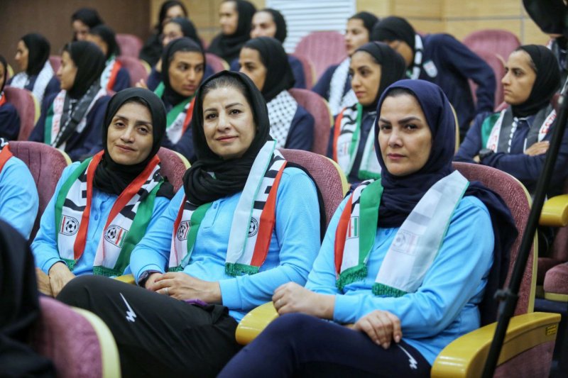 مربی قهرمان با تیم ملی به استرالیا سفر میکند!