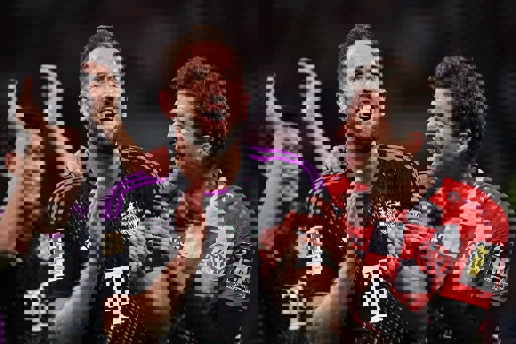 1942889