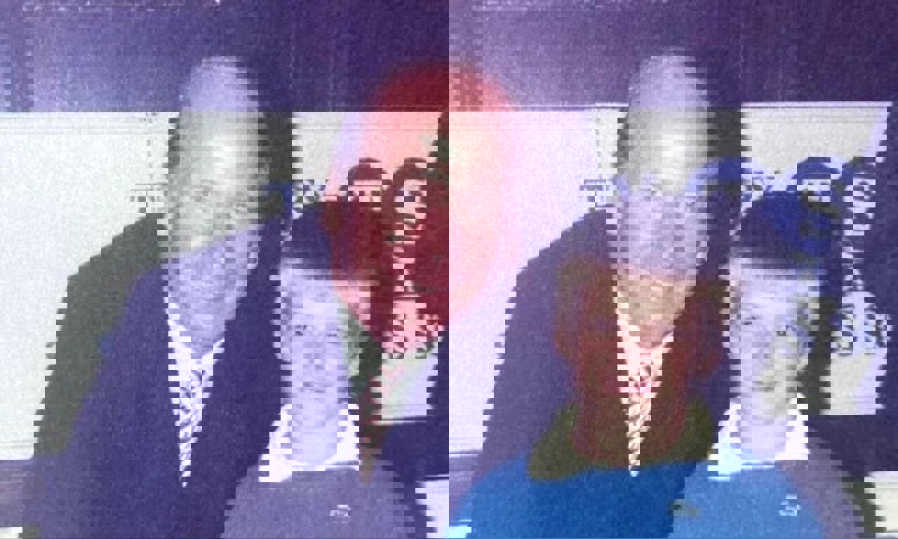 1942962