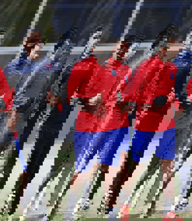 1943073