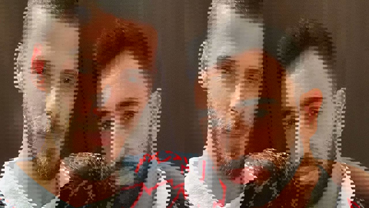 1943942