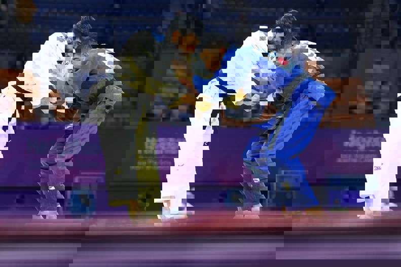 1943597