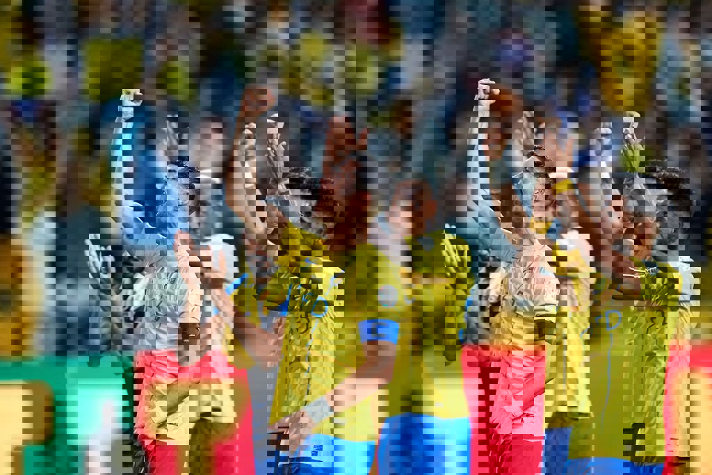 1945009