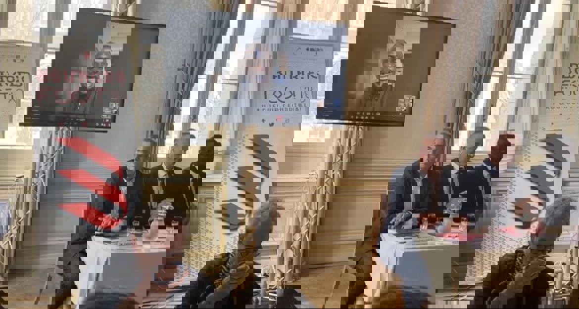 1944908