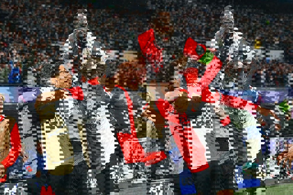 1945040