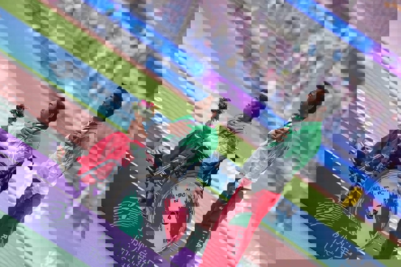 1945491