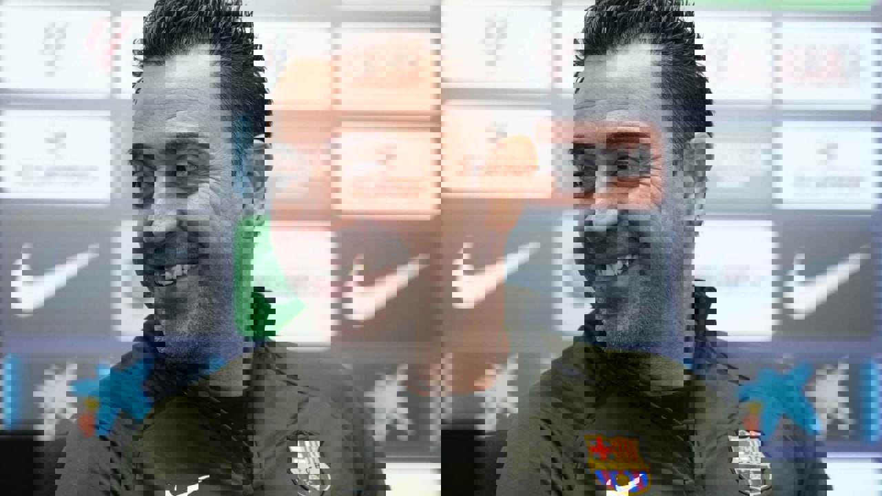 1945618